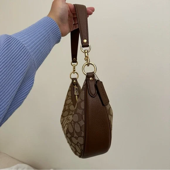 Coach Aria Signature Jacquard Bag - Picture 5 of 9